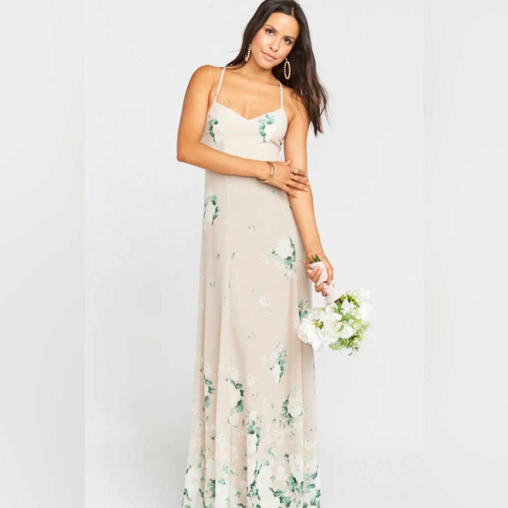 Show Me Your MuMu Goddess Godshaw in Bouquet Toss